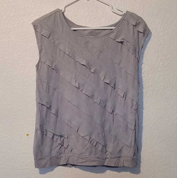 Ann Taylor Loft Gray Ruffle Sleeveless Blouse Size Small - Picture 2 of 8